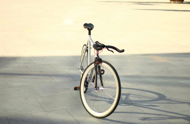 Effektiv Cykelservice: Fördelarna med en Cykelservicestation och Laddskåp till Elcykel